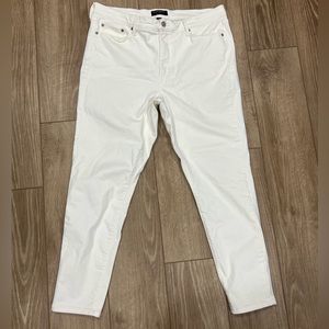 Banana Republic Sculpt Skinny white jeans size 16/33